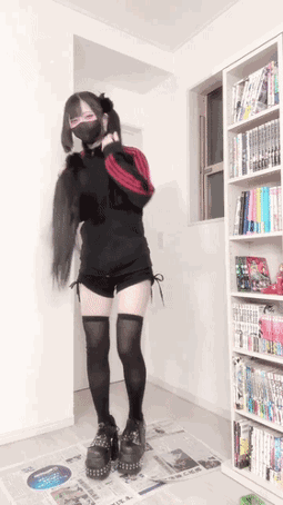 跟着圆头耄耋学跳舞，是日本美少女成为神人的必修课