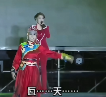 再度翻红的乌兰图雅,成了新的网络抽象圣体