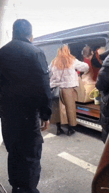 再度翻红的乌兰图雅,成了新的网络抽象圣体