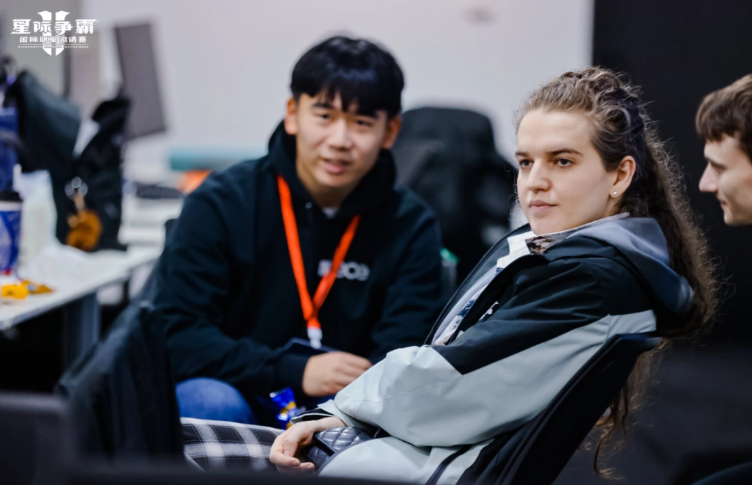在《星际争霸Ⅱ》国际明星邀请赛现场,大家都是当初那个少年