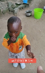 最近让无数人更换头像的非洲小孩表情包，到底是个什么来头？