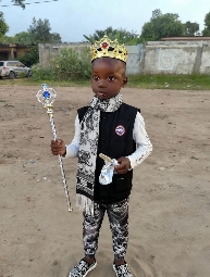 最近让无数人更换头像的非洲小孩表情包，到底是个什么来头？