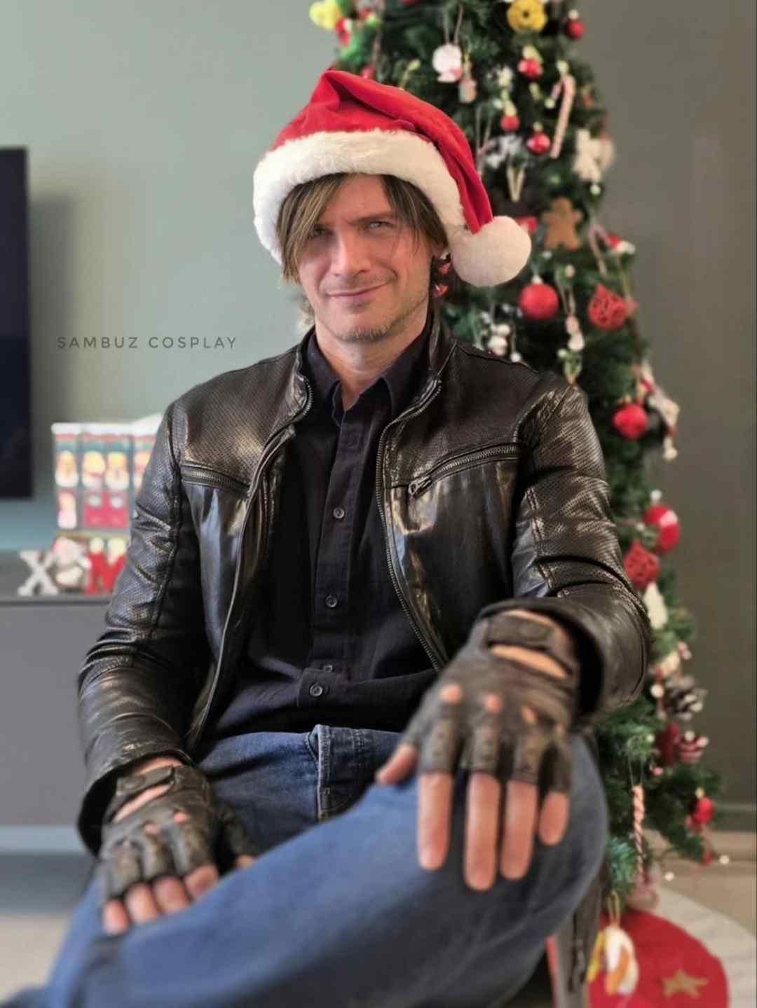 皮衣配圣诞帽！意大利Coser演绎《鬼泣5》圣诞但丁