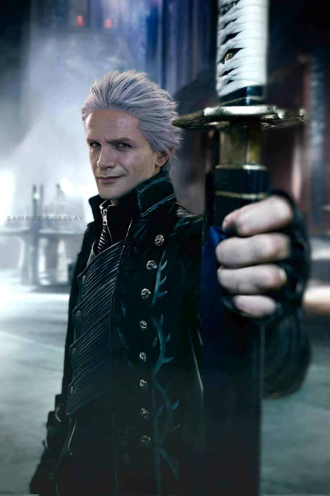 皮衣配圣诞帽！意大利Coser演绎《鬼泣5》圣诞但丁