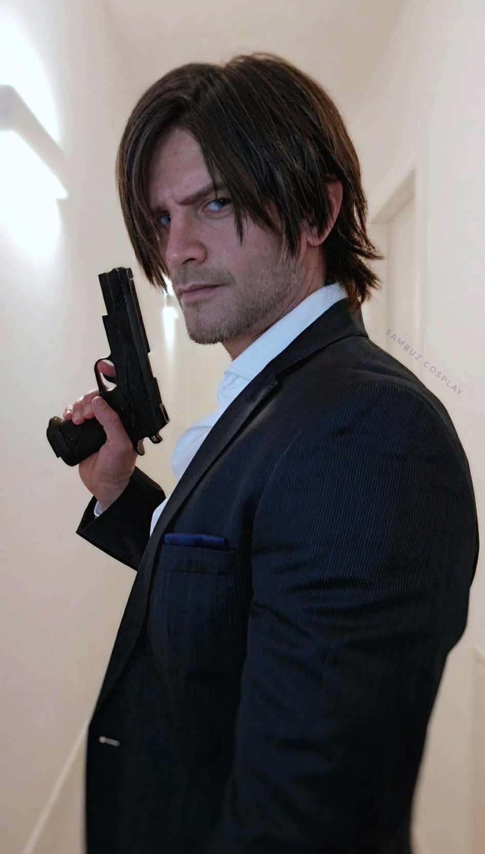 皮衣配圣诞帽！意大利Coser演绎《鬼泣5》圣诞但丁